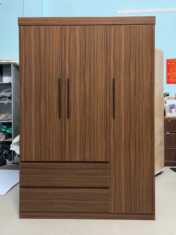 Tủ quần áo nhựa Ecoplast 3 cánh mở màu vân gỗ óc chó tích hợp 2 ngăn kéo ngoài mã EC-TNEC41 tại ngõ 85 Bát Khối Tư Đình Long Biên