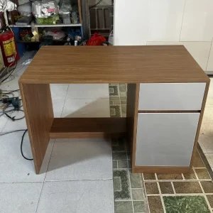 Bàn làm việc nhựa Ecoplast cho văn phòng có hộc tủ EC-BLV03
