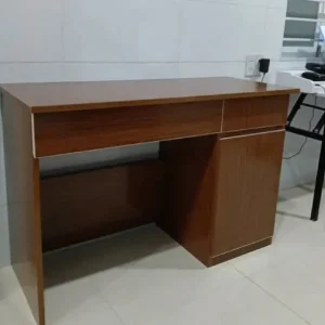 Bàn làm việc nhựa Ecoplast cho văn phòng có hộc tủ EC-BLV03 gỗ