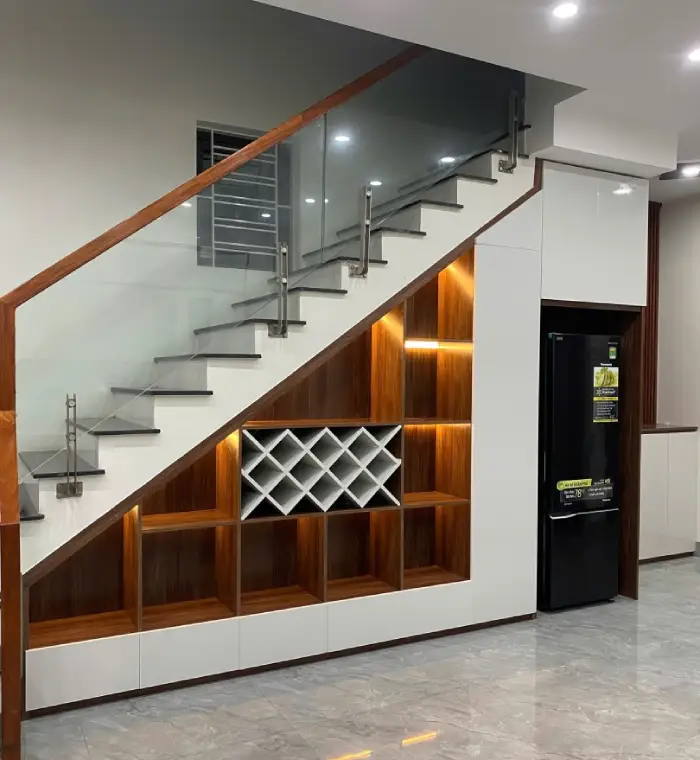 Có nên đặt tủ lạnh cạnh tủ gầm cầu thang không