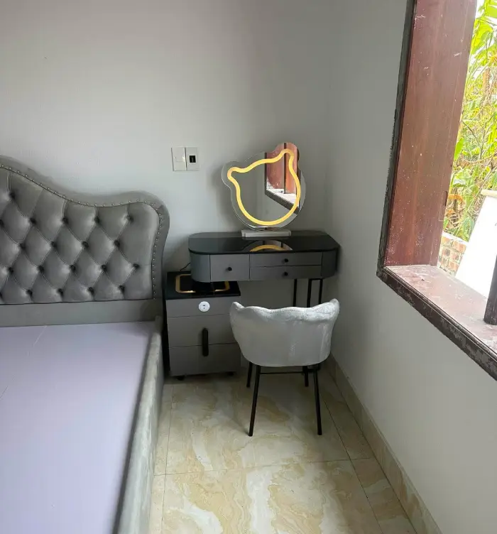 Kinh nghiệm đặt mua bàn phấn trang điểm nhựa Ecoplast